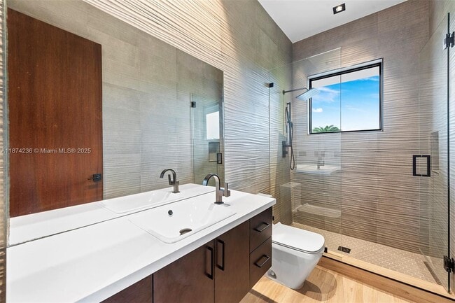 Building Photo - 461 Poinciana Dr
