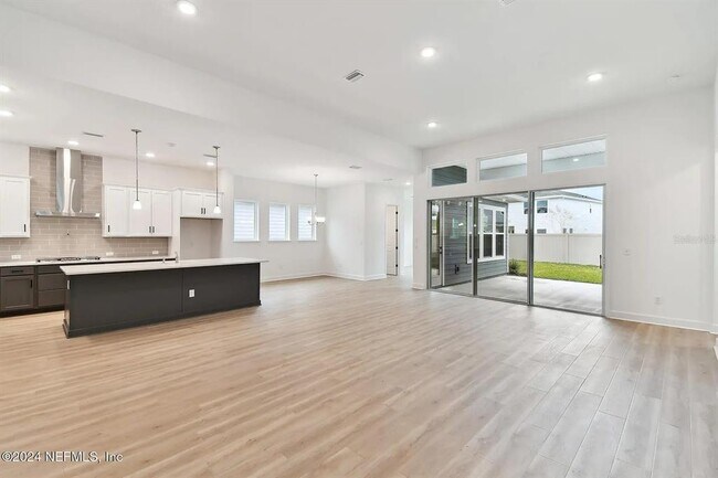 Building Photo - 90 Victory Ct