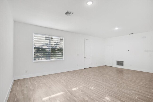 Building Photo - 183 Wright Dr