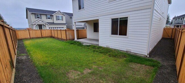 Building Photo - Gorgeous 3- bedroom 2.5 bathroom Port Orch...