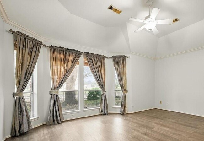 Building Photo - 21331 Willow Glade Dr