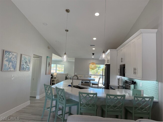 Building Photo - 834 Gulf Pavillion Dr