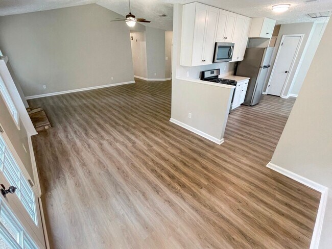 Building Photo - Powder Springs - 3BR - Fully Renovated