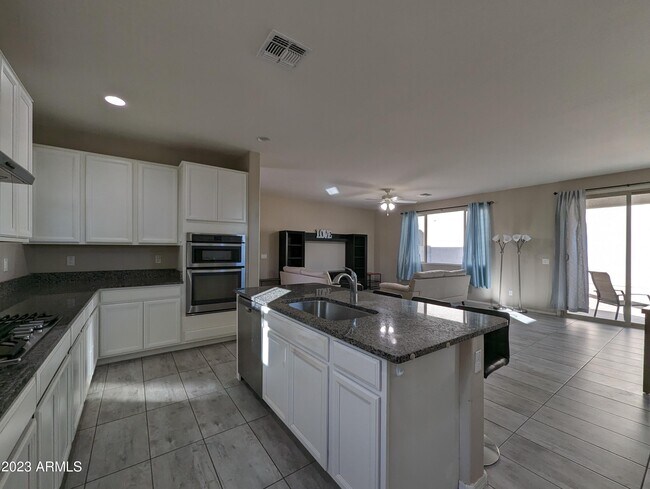 Building Photo - 1253 N 166th Ave