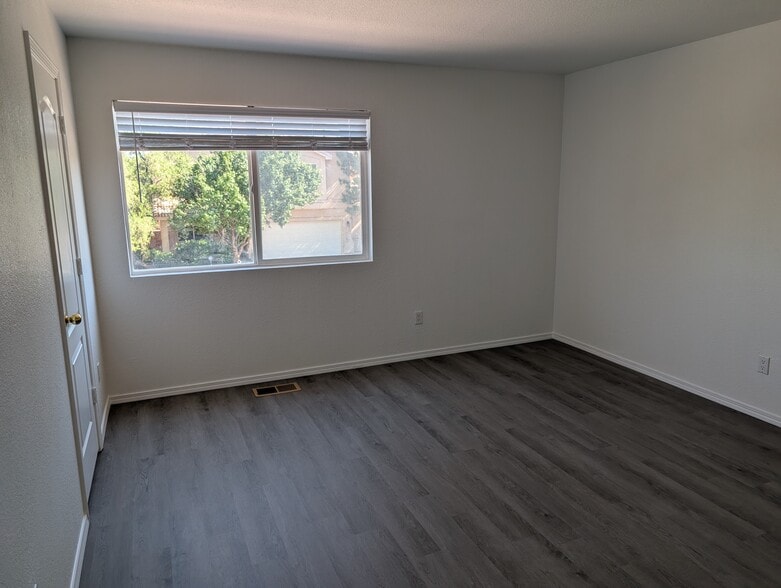 Building Photo - 7312 Desert Eagle Rd NE