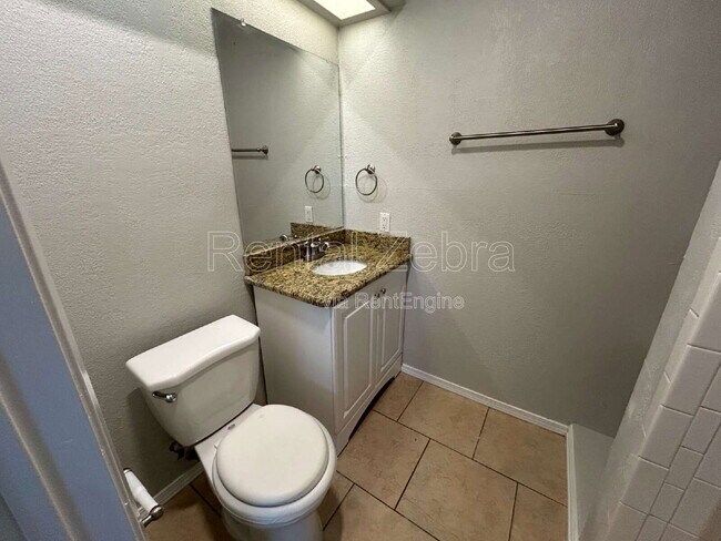 Building Photo - 2939 Longmeade Dr