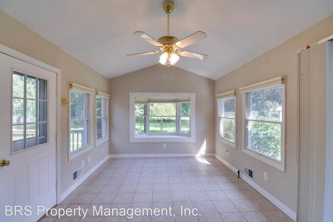 Building Photo - 5 br, 2.5 bath House - 1681 Glen Meadow Lane