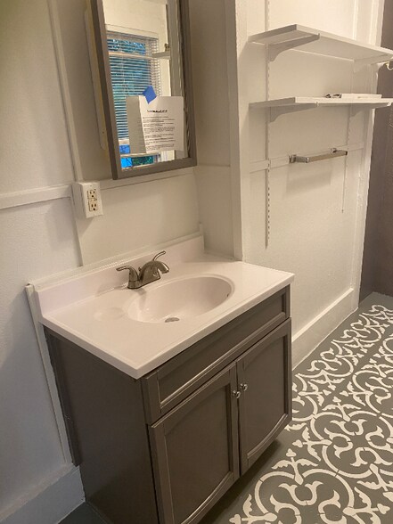 Building Photo - 11729 Peckham Ave