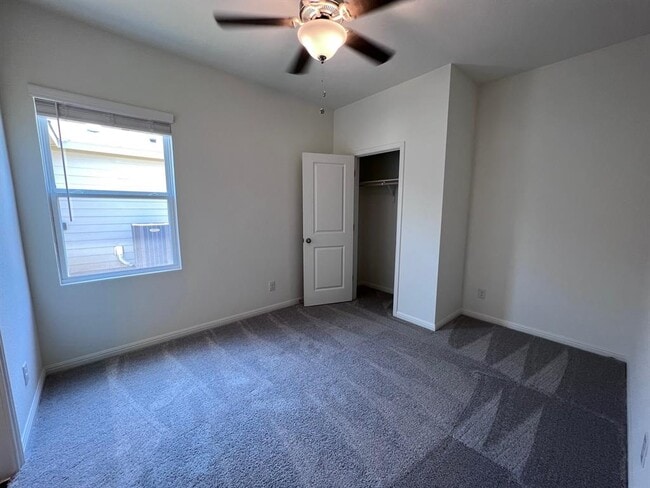 Building Photo - 130 Rubrum Rd