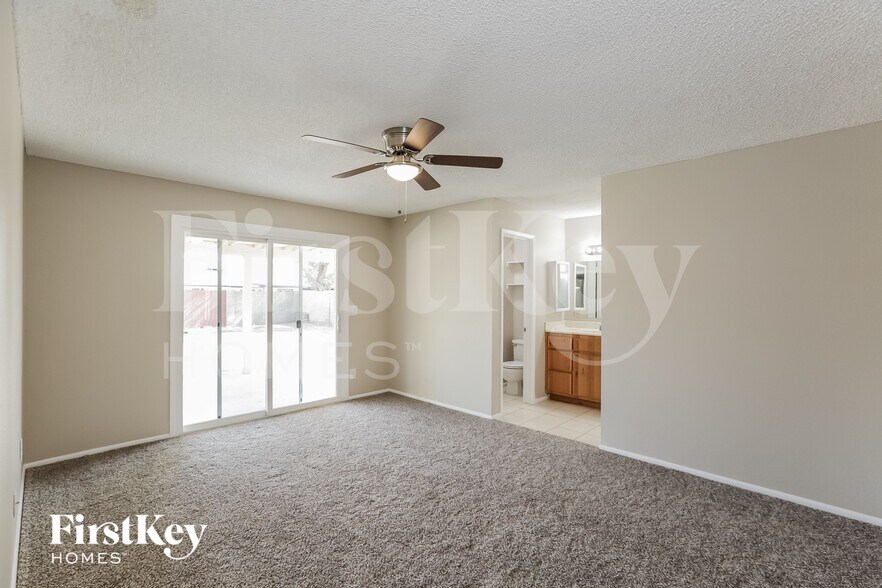 Building Photo - 1170 W Nopal Pl