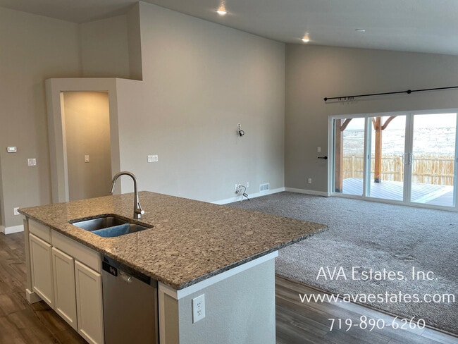 Building Photo - 2403 Sunrise Ln