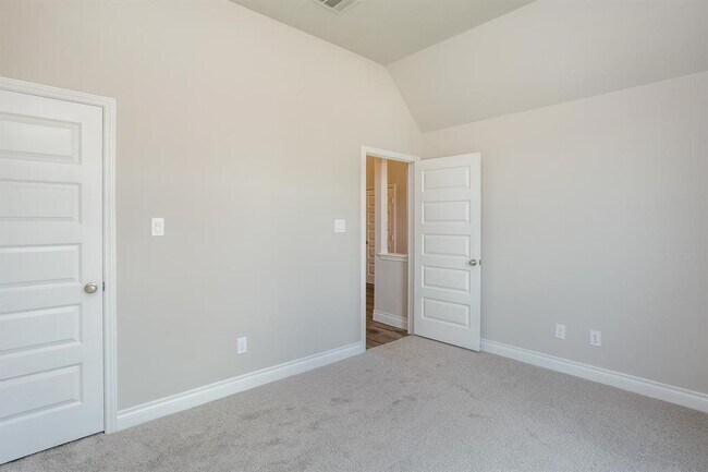 Building Photo - 1639 Rosedale Dr