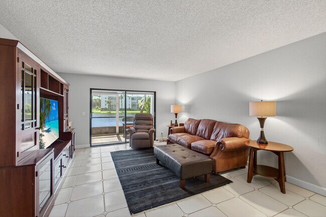 Building Photo - 7340 Amberly Ln