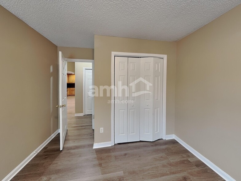 Building Photo - 2075 Reserve Pky