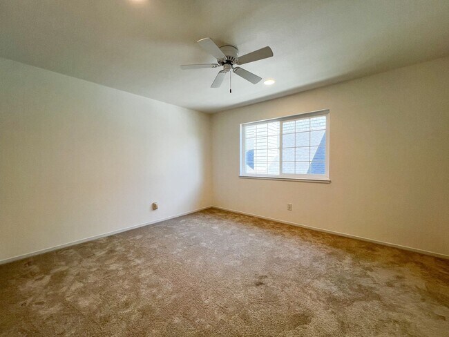 Building Photo - Beautifully Updated 3-Bedroom Home + Bonus Room with Private Backyard Retreat