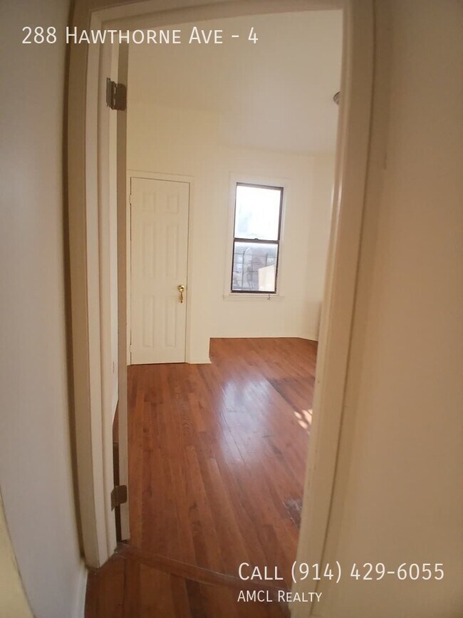 Building Photo - 288 Hawthorne Ave