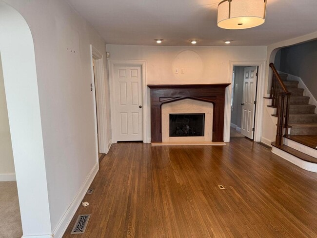 Building Photo - 2629 E Broad St