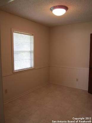 Building Photo - 833 Timber Dr