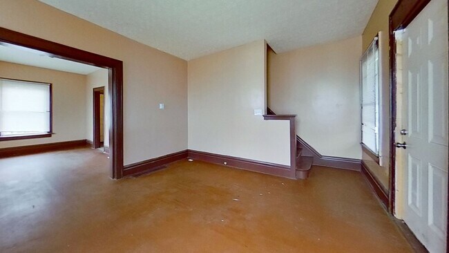 Building Photo - 798 E Whittier St