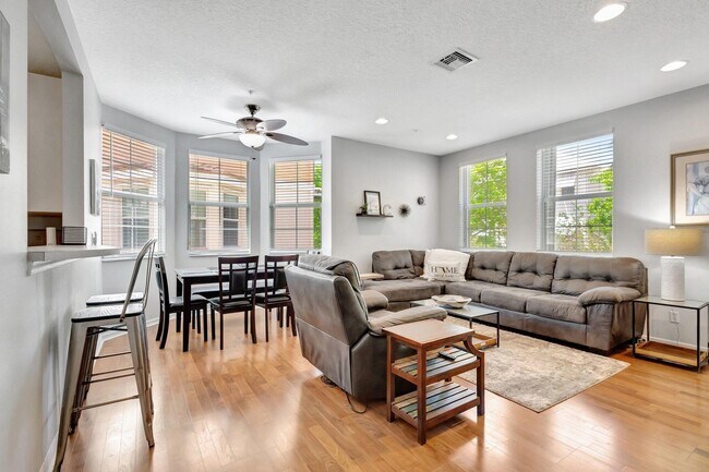 Building Photo - 4320 Blowing Point Pl