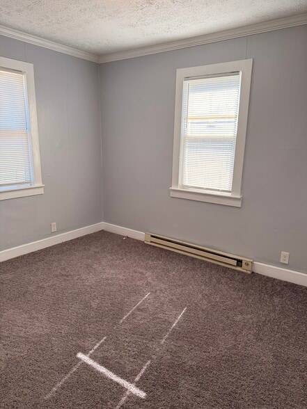 Building Photo - 958 Strouse Ave