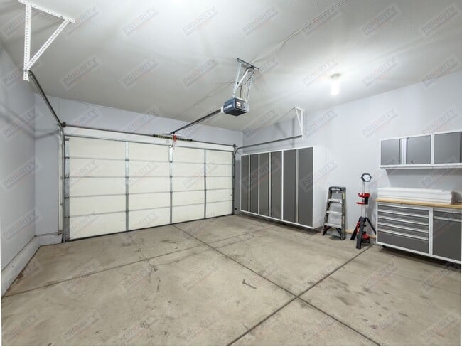 Building Photo - Your New Home!