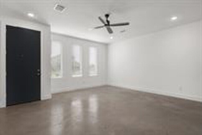 Building Photo - 4134 Jeanne Dr