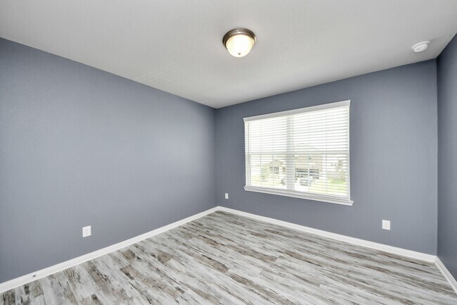 Building Photo - 931 Barstow Dr