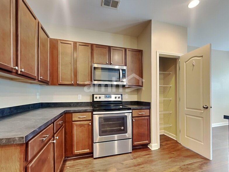 Building Photo - 3048 Adventure Way