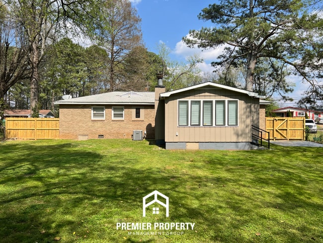 Building Photo - Newly Renovated 3-Bedroom Home for Rent in Huntsville, AL - Hardwood Floors & Fenced Backyard