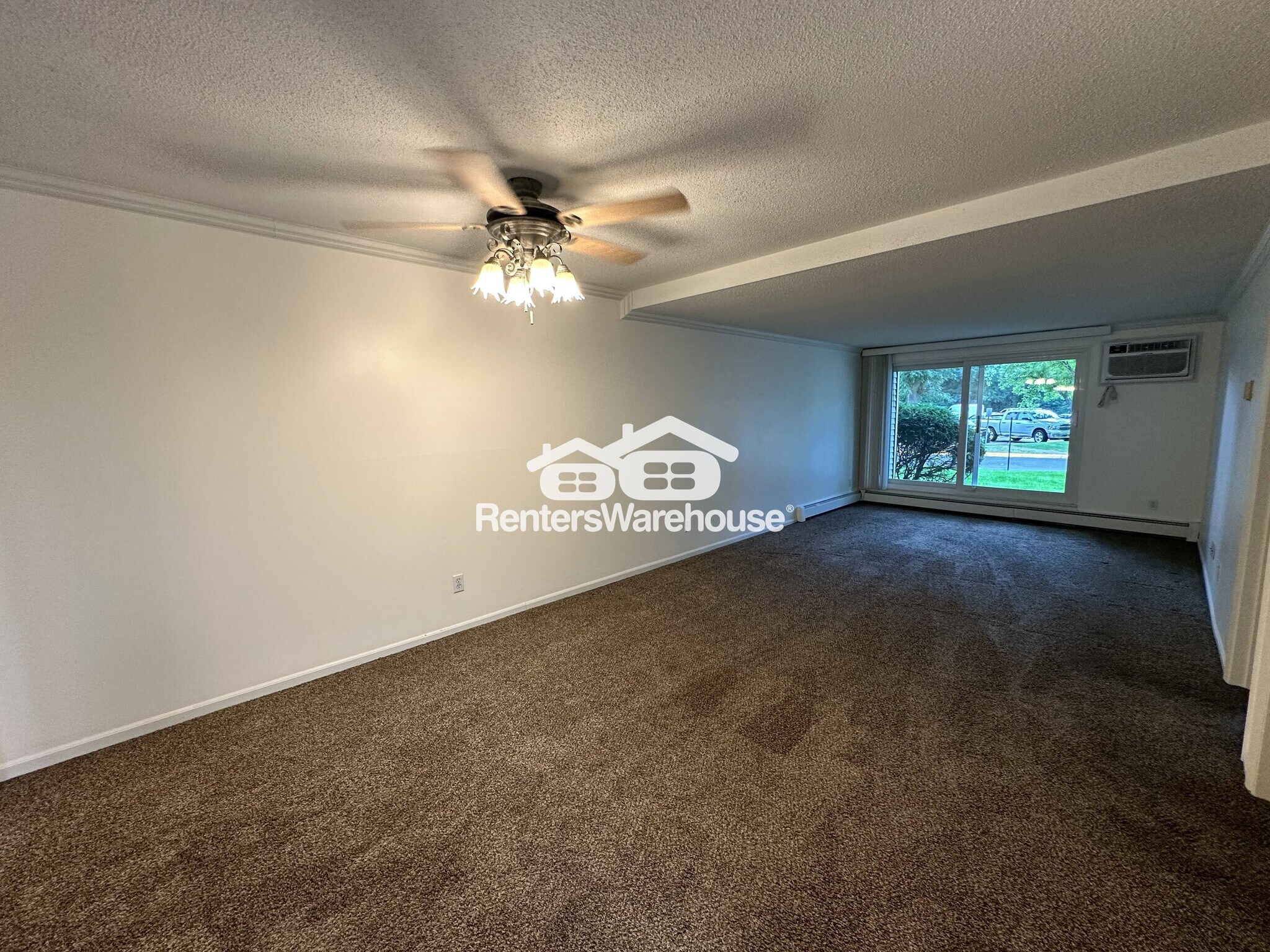 Building Photo - 1601 N Innsbruck Dr
