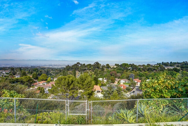 Building Photo - 27438 Elmbridge Dr