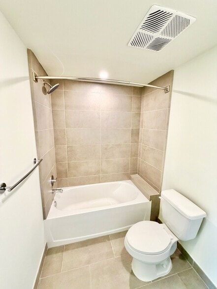 Building Photo - 141 NE 2nd St