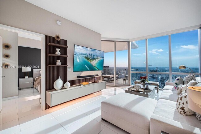 Building Photo - 851 NE 1st Ave