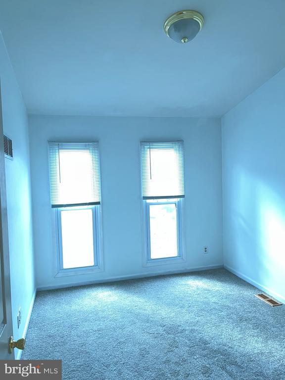 Building Photo - 70 Winged Foot Dr