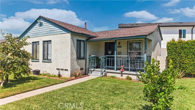 Building Photo - 5833 Glady St