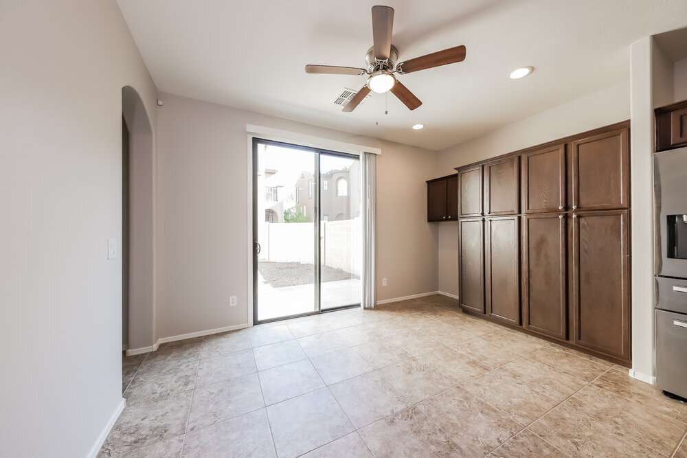 Building Photo - 2362 W Sleepy Ranch Rd