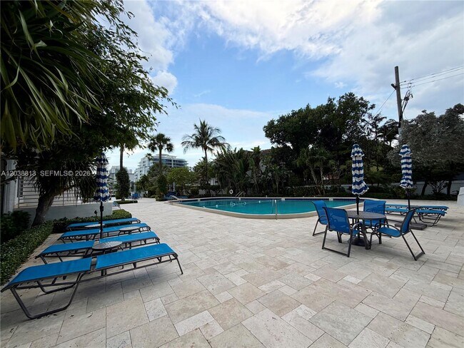 Building Photo - 888 Intracoastal Dr