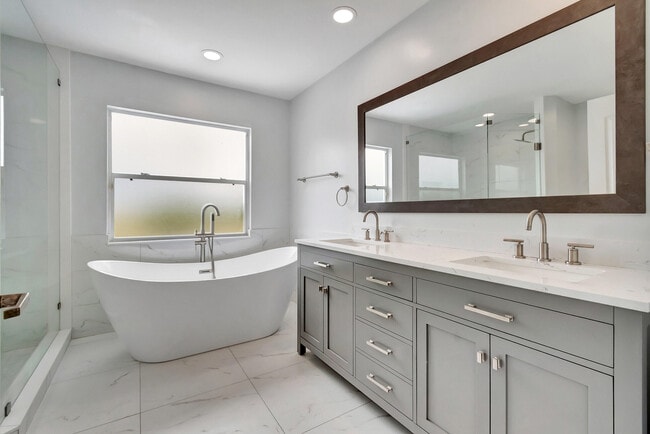 Building Photo - 8895 Sonoma Lake Blvd