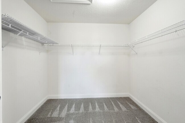 Building Photo - 216 Santorini Ct