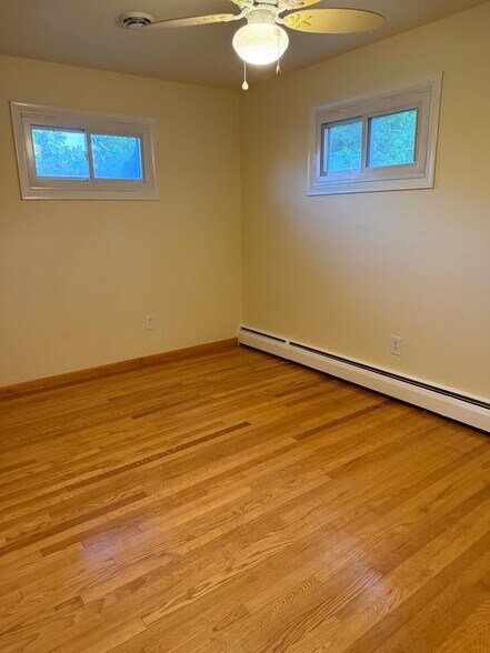 Building Photo - 625 E Queen St