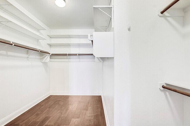 Building Photo - 3433 De Torres Cir
