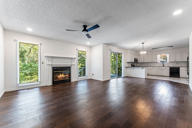Building Photo - 7 Whitwick Ln