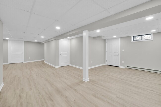 Building Photo - 26 Seminole Cir