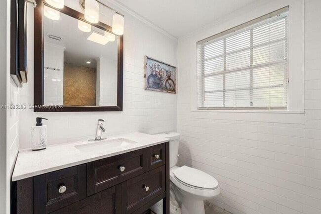 Building Photo - 151 NE 43rd St