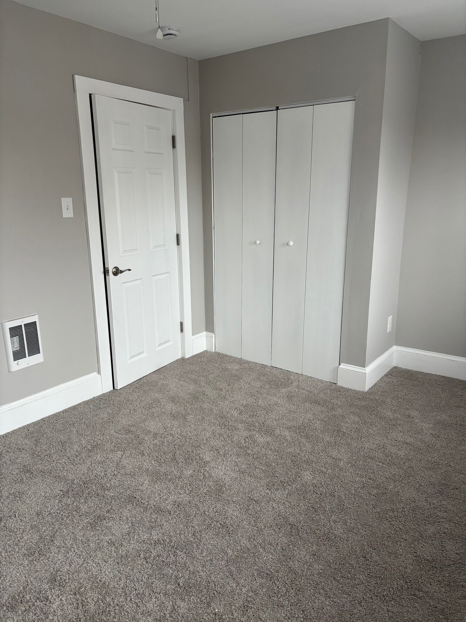 MASTER ROOM CLOSET AREA - 614 Hunter St