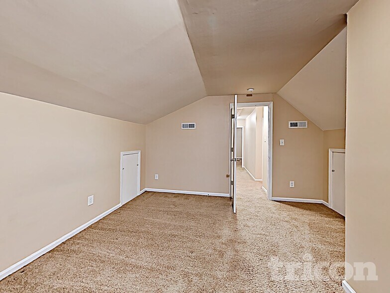 Building Photo - 6311 Coach Hill Ln