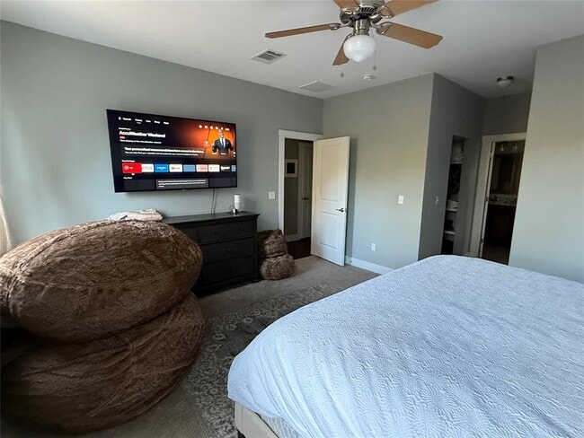 Building Photo - 410 Summit Ridge Dr N