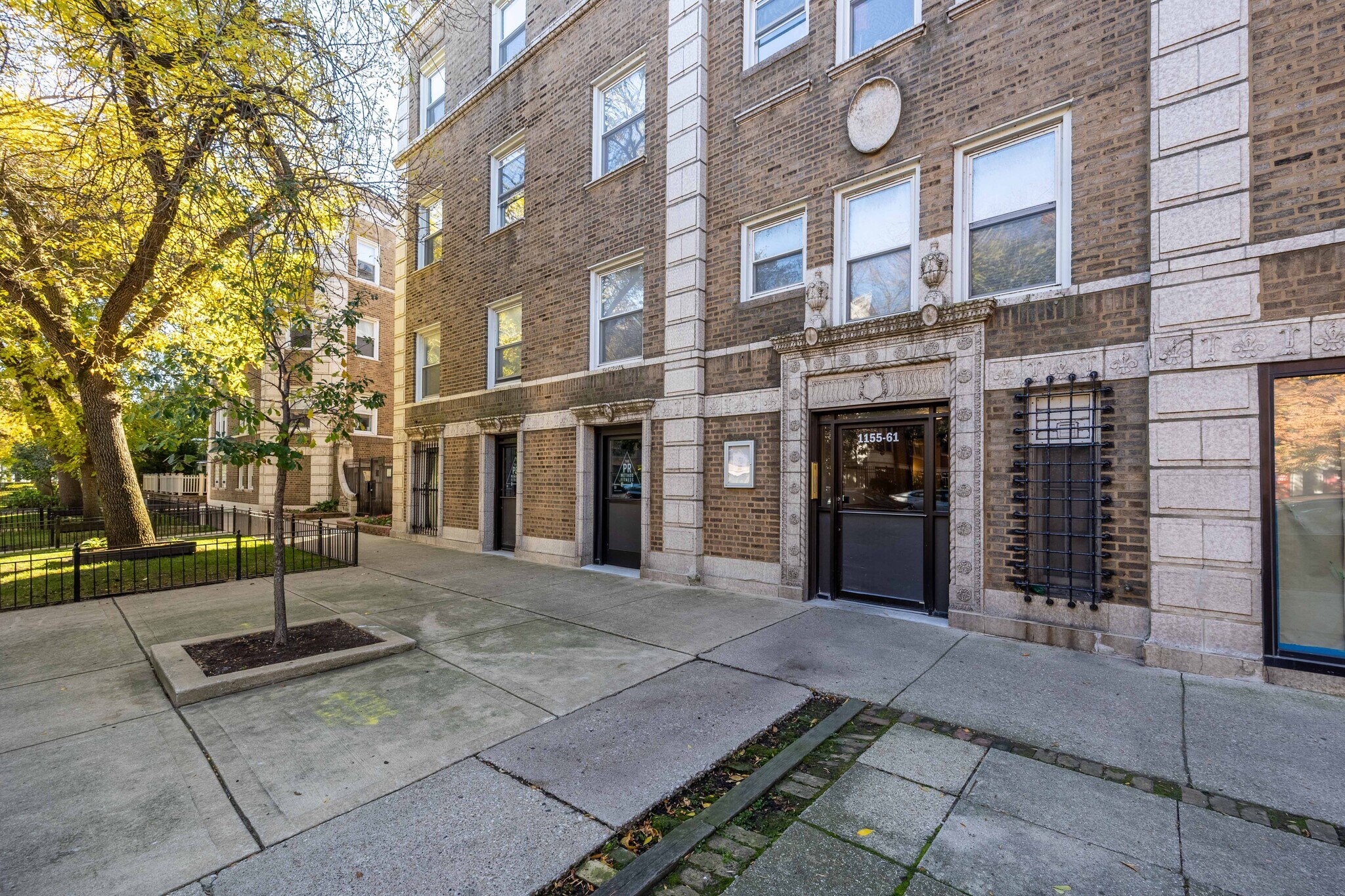 Building Photo - 1159 W Lunt Ave