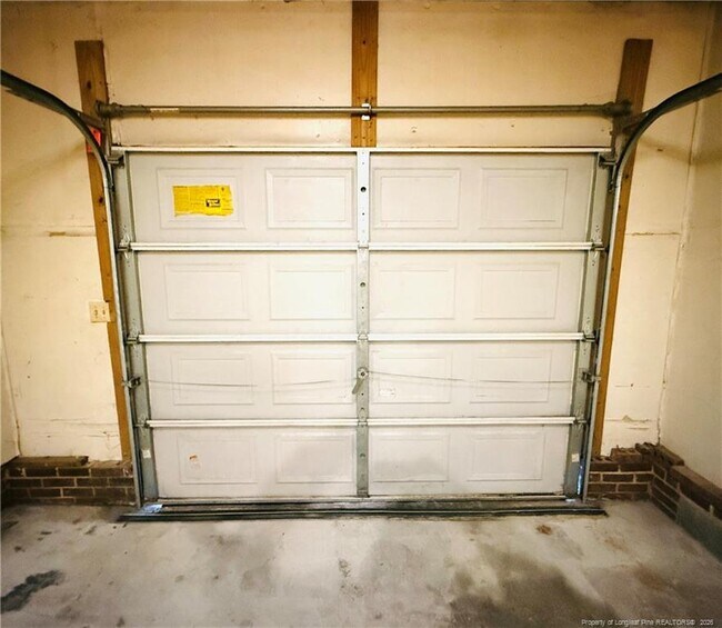 Building Photo - 129 Deerfield Dr